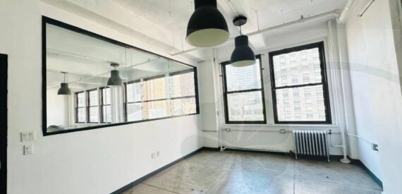 Half Floor Loft Office, Creative Light manufacturing. (Midtown West)