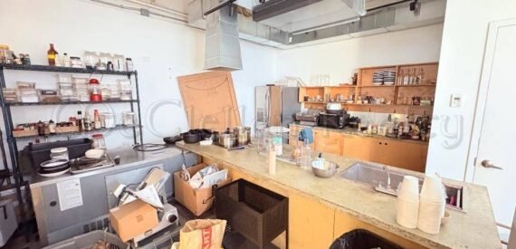 3 Exposures/Windows Creative Loft Office Space Full Kitchen Photograph (Chelsea)