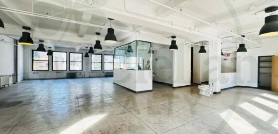 Half Floor Loft Office, Creative Light manufacturing. (Midtown West)