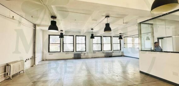 Half Floor Loft Office, Creative Light manufacturing. (Midtown West)