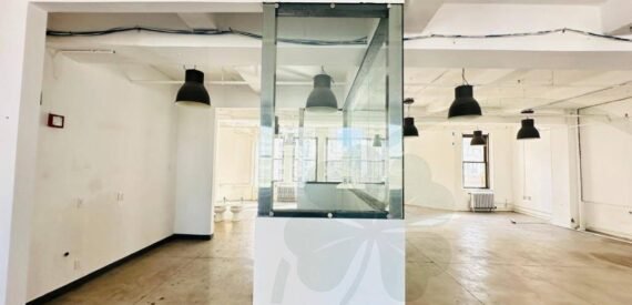 Half Floor Loft Office, Creative Light manufacturing. (Midtown West)