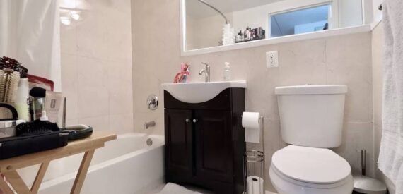 Nice apartment avaialble, 2nd floor (Maspeth)
