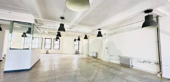 Half Floor Loft Office, Creative Light manufacturing. (Midtown West)