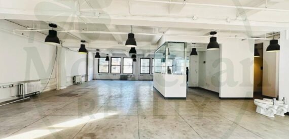 Half Floor Loft Office, Creative Light manufacturing. (Midtown West)