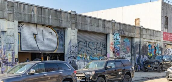 3,000 SF of Industrial Space Available FOR LEASE