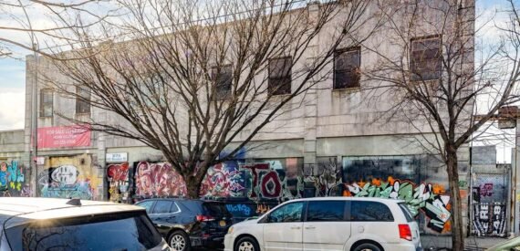 3,000 SF of Industrial Space Available FOR LEASE