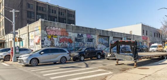 3,000 SF of Industrial Space Available FOR LEASE