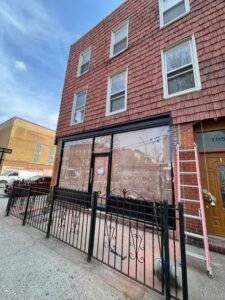 1,000 SF of Retail Space Available FOR LEASE