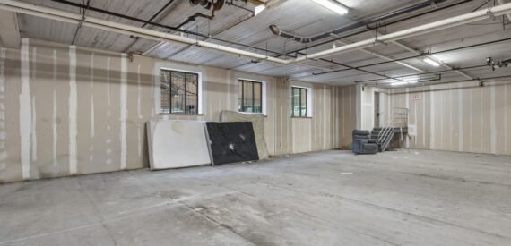 Office/Retail Space with Outdoor Area–Build-to-Suit Opportunity
