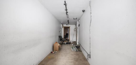 Prime Vacant Commercial Property