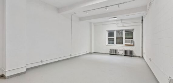 Very well maintained 6 story commercial building