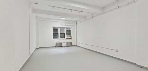 Very well maintained 6 story commercial building