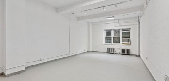 Very well maintained 6 story commercial building