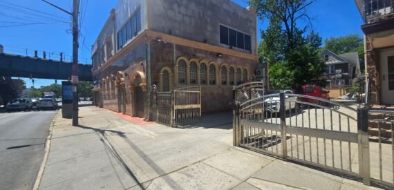 PRIME LOCATION 10,000 SF MULTI LEVEL CATERING HALL BUILDING FOR LEASE