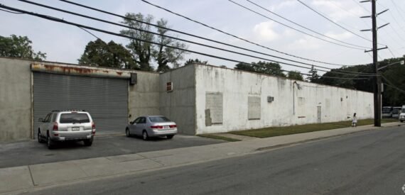 4,100 SF of Industrial Space Available FOR LEASE
