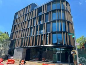 2,000 SF of 4-Star Retail Space Available FOR LEASE