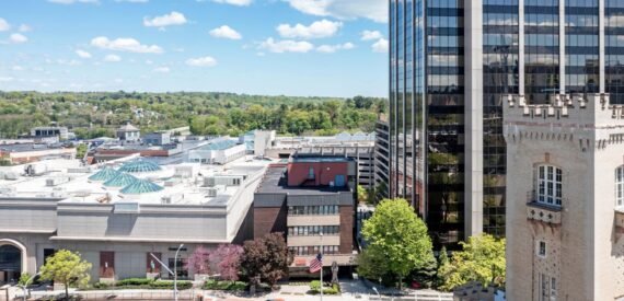 52,500 SF 84% Leased Office Building