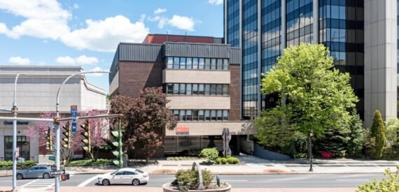 52,500 SF 84% Leased Office Building