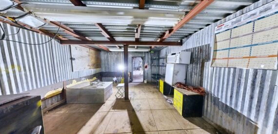 Huge fenced lot with office &amp; warehouse near I-95 &amp; subway (Wakefield)