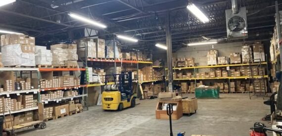 5,000 SF Industrial Space with Parking FOR LEASE