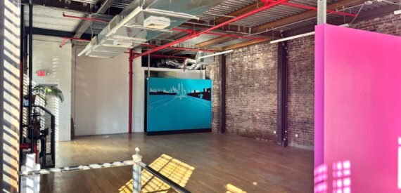 1,800 SF of Office/Retail Space Available FOR LEASE