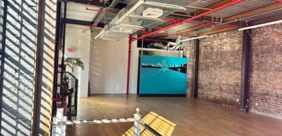 1,800 SF of Office/Retail Space Available FOR LEASE