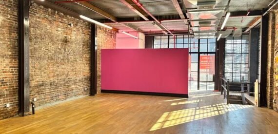 1,800 SF of Office/Retail Space Available FOR LEASE