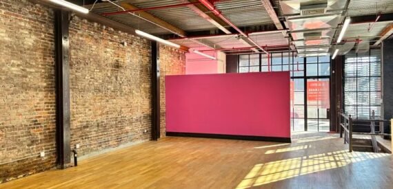 1,800 SF of Office/Retail Space Available FOR LEASE