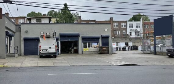 4,050 SF Industrial Building FOR SALE