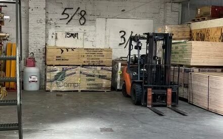 4,050 SF Industrial Building FOR SALE