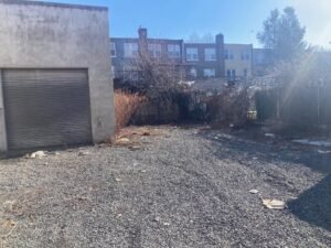 4,536 SF Building with 3,150 SF Yard FOR SALE