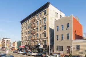 800 SF of Retail Space Available FOR LEASE