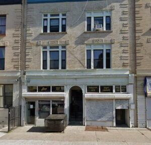 600 SF of Retail Space Available FOR LEASE