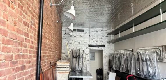 600 SF of Retail Space Available FOR LEASE