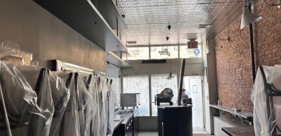 600 SF of Retail Space Available FOR LEASE
