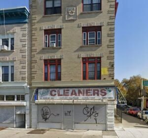 1,200 SF of Retail Space Available FOR LEASE
