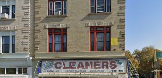 1,200 SF of Retail Space Available FOR LEASE