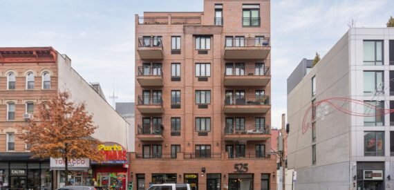 1,700 SF of 4-Star Retail Space Available FOR LEASE