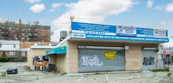 6,100 SF Vacant Office Building For LEASE/Possible Sale