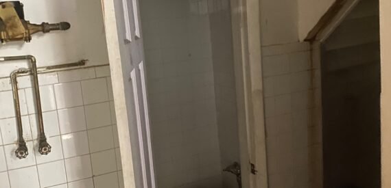 800Sqft retail space on 1st Avenue! (Midtown East)