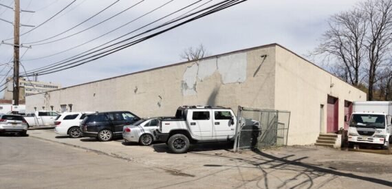 9,600 SF of Industrial Space Available FOR LEASE