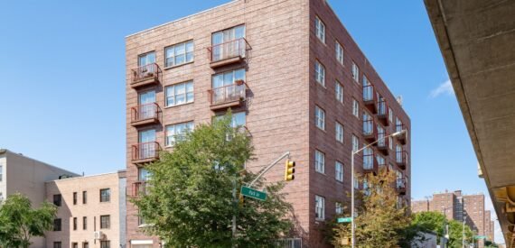 4,000 SF of Office/Retail Space Available FOR LEASE