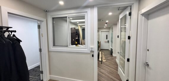 4,000 SF of Office/Retail Space Available FOR LEASE