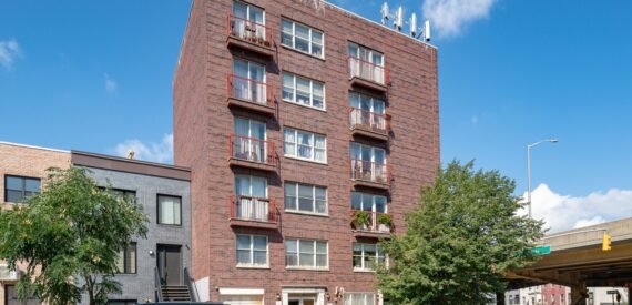 4,000 SF of Office/Retail Space Available FOR LEASE