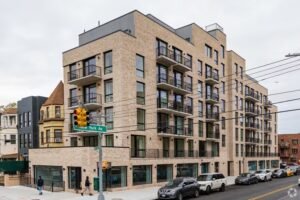 2,000 SF of Retail Space Available FOR LEASE
