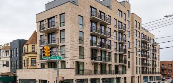 2,000 SF of Retail Space Available FOR LEASE