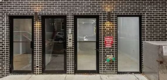 1,600 SF of Retail Space Available FOR LEASE