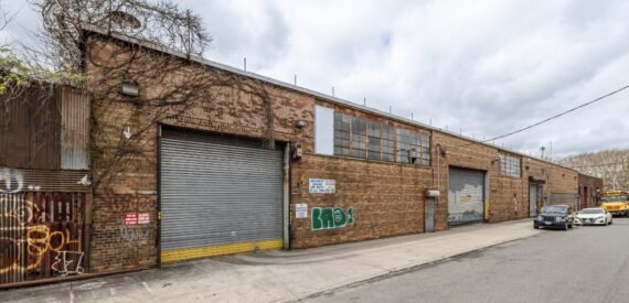 9,400 SF of Industrial Space FOR LEASE