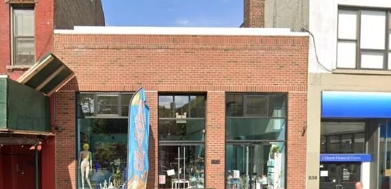 2,500 SF of Retail Space Available FOR LEASE