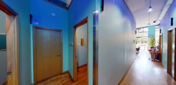 2,500 SF of Retail Space Available FOR LEASE